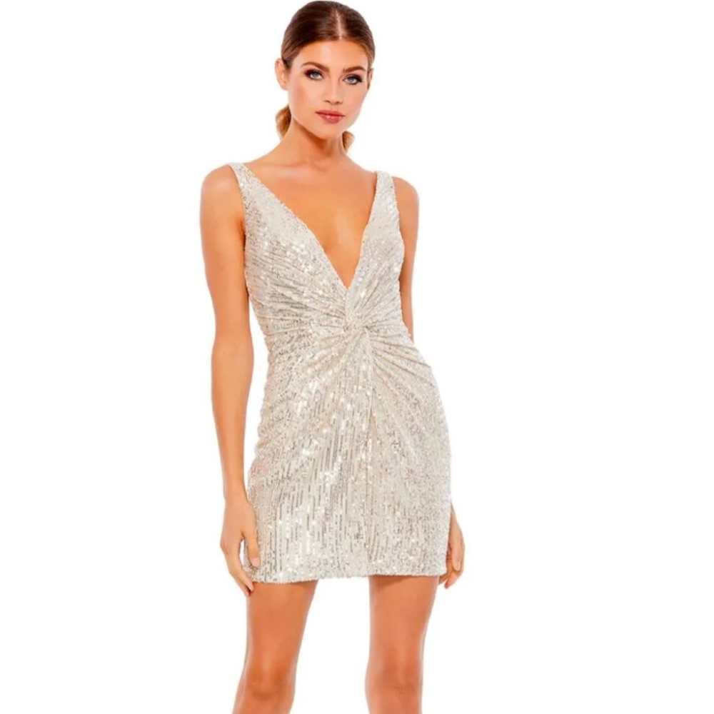 NWT Ieena Mac Duggal Silver Sequin Twist Front Mini Dress – Size 0